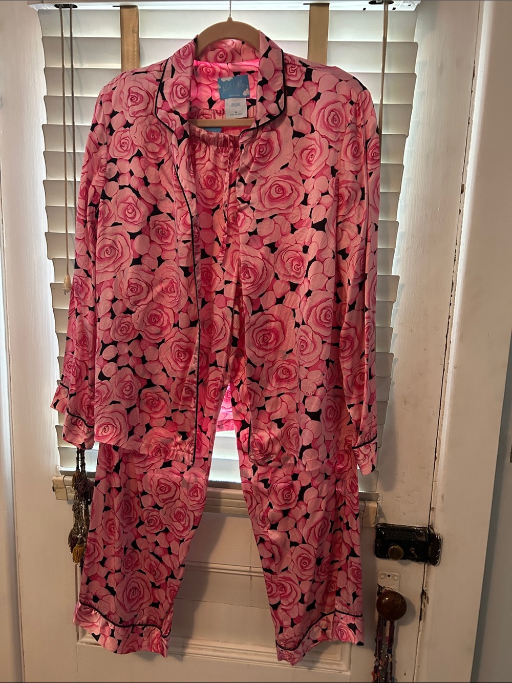 Vintage Nick & Nora Pink Rose Print silk  Pajama Set with Black Piping